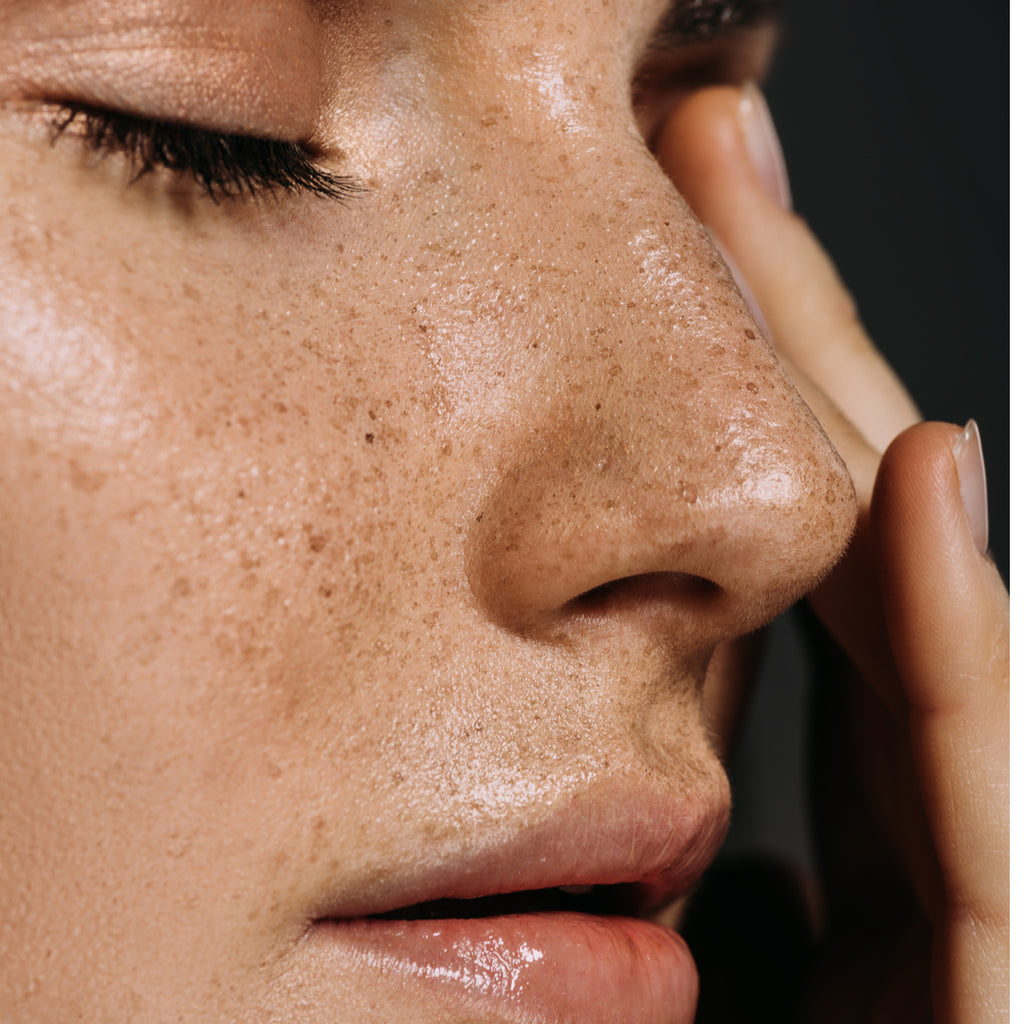 How to use Self-Tanning Drops on Your Face